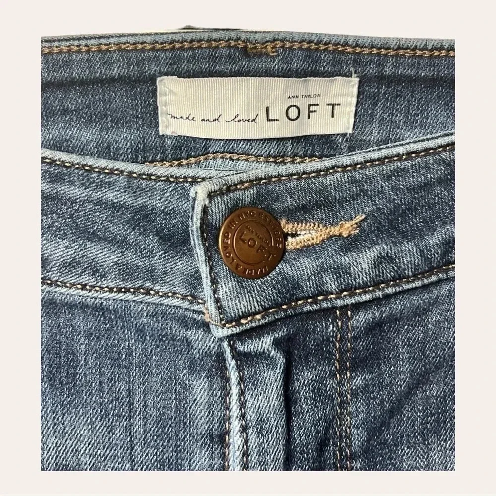 0830. ANN TAYLOR LOFT CURVY SKINNY DENIM JEANS SIZE 26‎ MEDIUM WASH DENIM COLOR